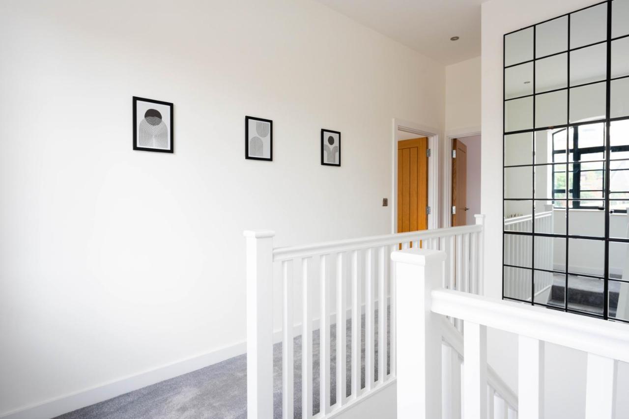 버밍엄 Stunning Townhouse With Pool Table 빌라 외부 사진